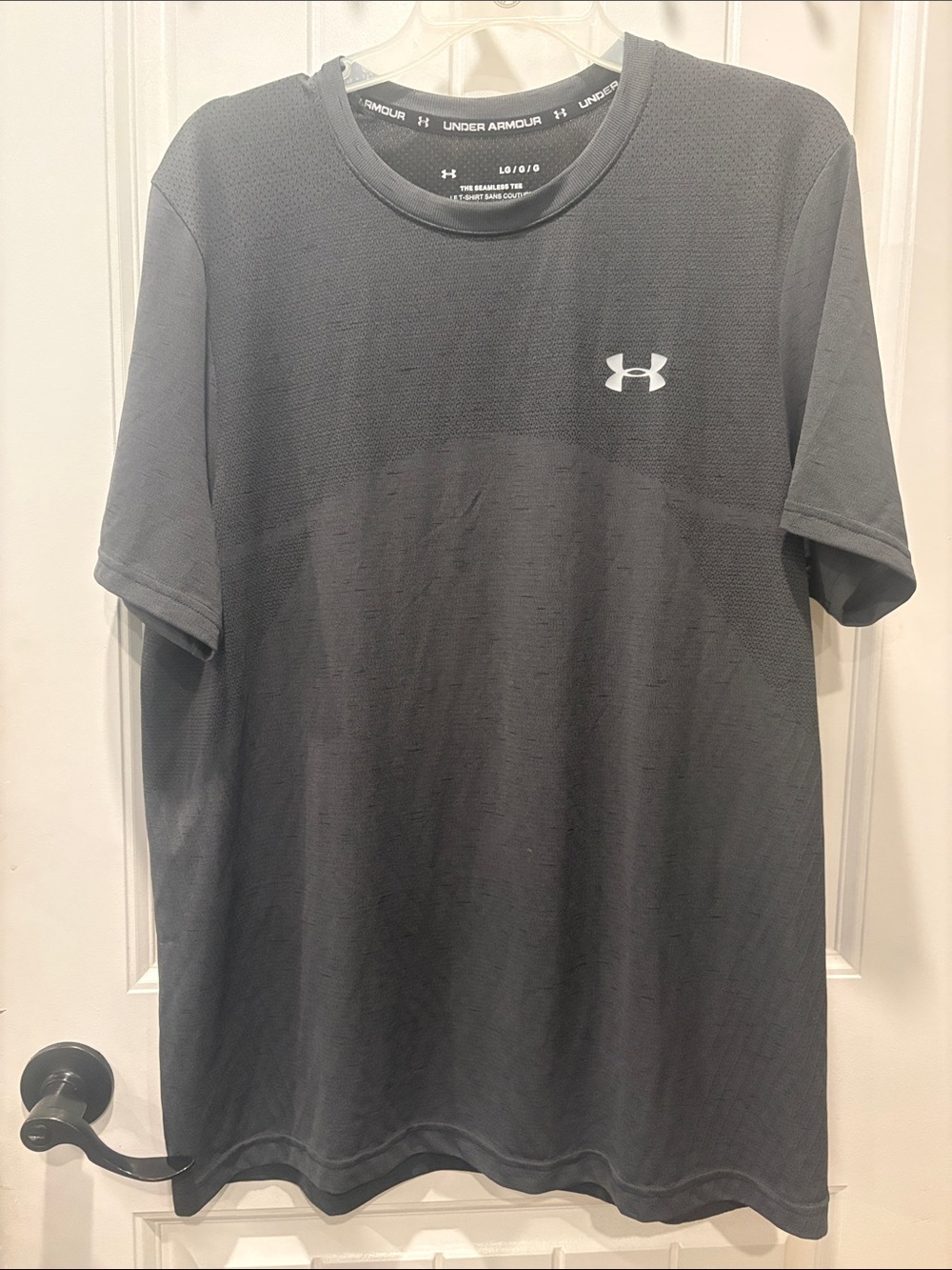 Under Armour Men’s Black Short-Sleeve Athletic Tee with Logo headgear size large